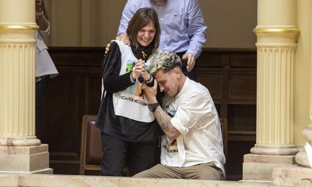 Gabriela Covelli, madre de Nicolás, convirtió su dolor en acción y logró la sanción de la ley que lleva el nombre de su hijo. Gabriela Covelli, madre de Nicolás, convirtió su dolor en acción y logró la sanción de la ley que lleva el nombre de su hijo.