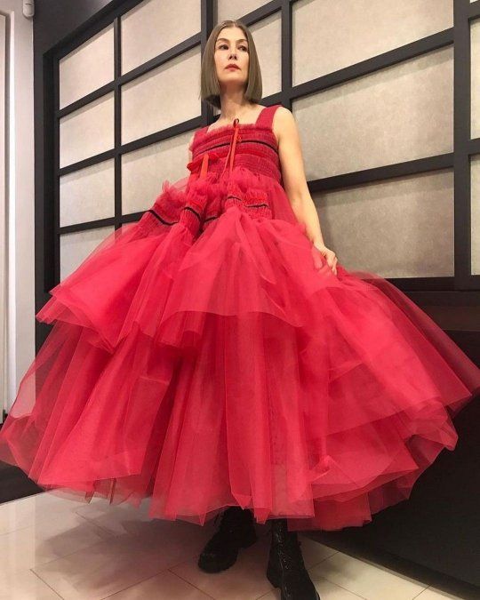 Rosamund Pike por Molly Goddard