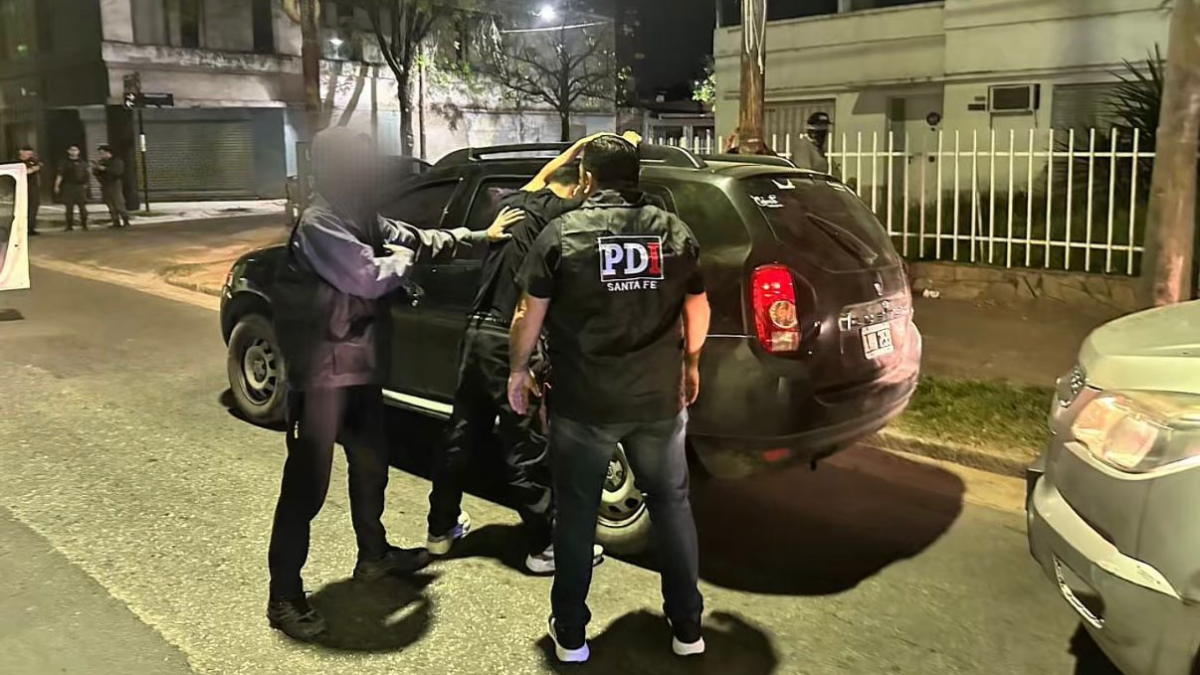 Cayó un miembro del clan Riquelme: lo detuvieron cuando salía de una fiesta en Rosario - Image 1