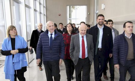 lifschitz: ?lavagna no bajara su candidatura, pero esta dispuesto a colaborar con el pais? lifschitz: ?lavagna no bajara su candidatura, pero esta dispuesto a colaborar con el pais?