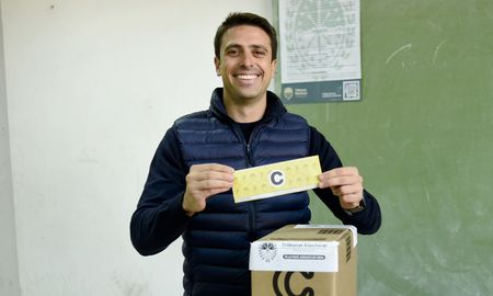 Juan Pedro Aleart votó en Rosario y denunció restricciones a la prensa: “Nunca vi algo así en ninguna elección” Juan Pedro Aleart votó en Rosario y denunció restricciones a la prensa: “Nunca vi algo así en ninguna elección”