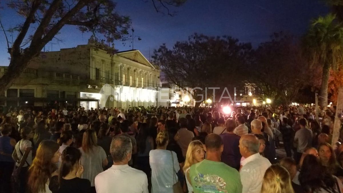 Masiva manifestación en Esperanza por el femicidio de Gabriela Degiorgio