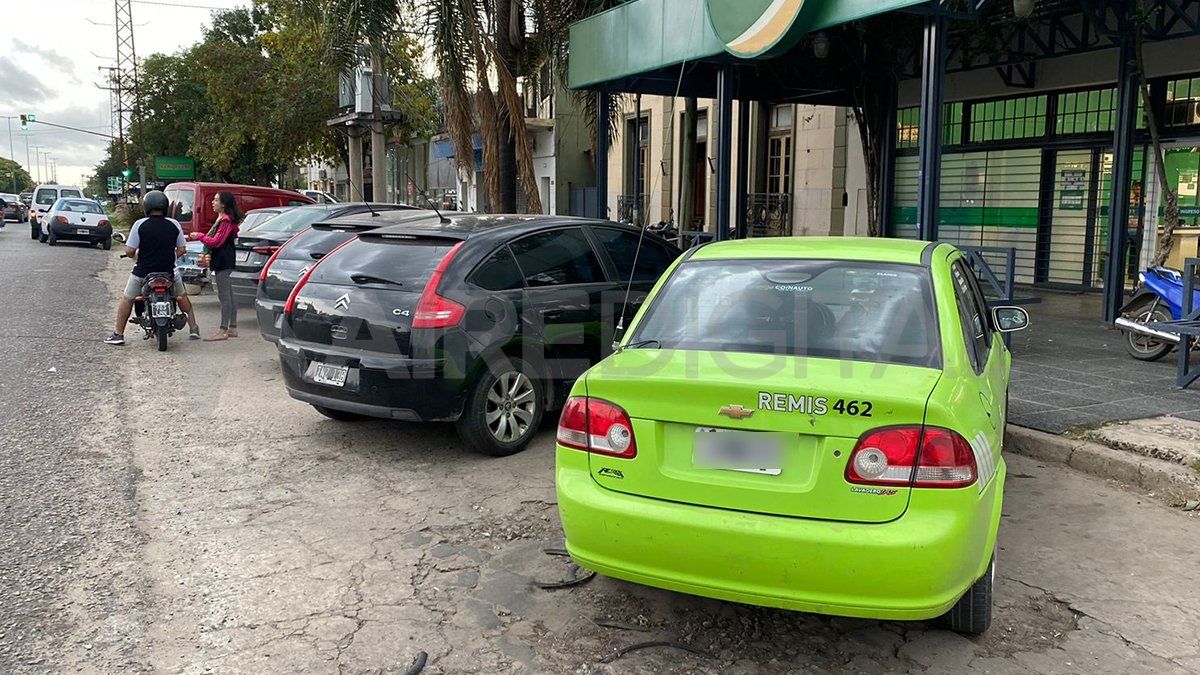 El remisero denunció la situación en la Comisaría Sexta que atiende por jurisdicción en la zona del hecho.