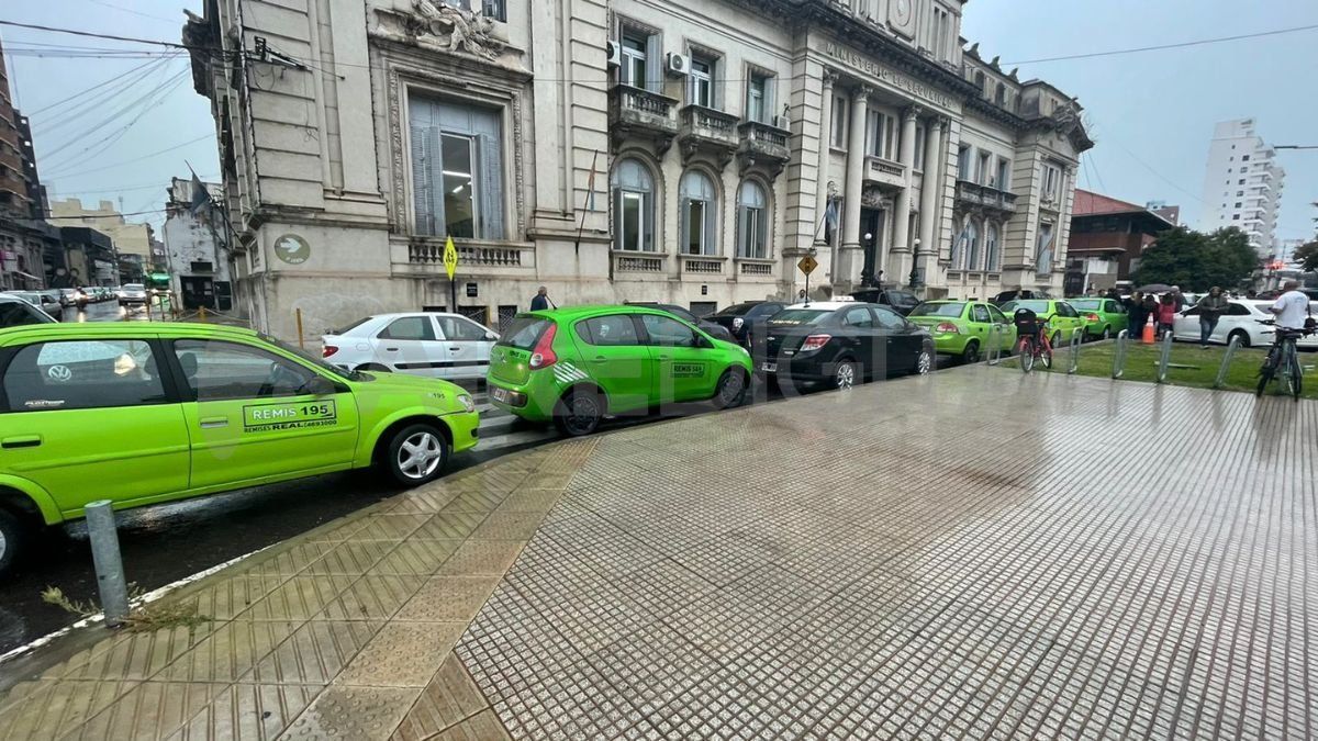 Autoconvocados marcharon al ministerio de Seguridad.