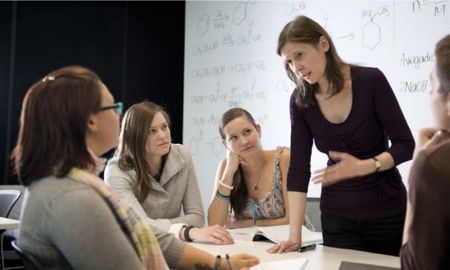 Cada vez más docentes abandonan la profesión. Cada vez más docentes abandonan la profesión.