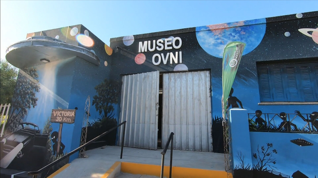 La Policía Federal allanó el Museo del Ovni en Victoria, Entre Ríos, por una denuncia de Perú