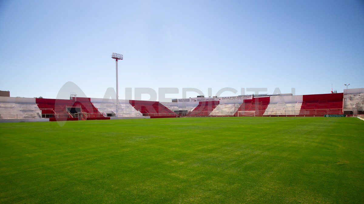 Unión y Colón se enfrentarán a las 17 en el estadio 15 de Abril.