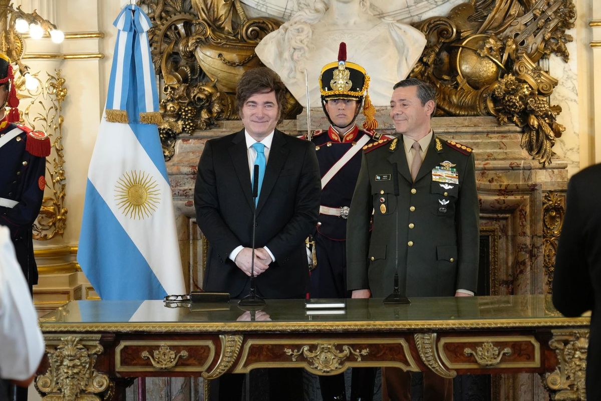 El presidente Javier Milei y el flamante ministro de Defensa