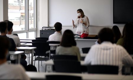 En Santa Fe, las clases comienzan el lunes 15 de marzo. En Santa Fe, las clases comienzan el lunes 15 de marzo.