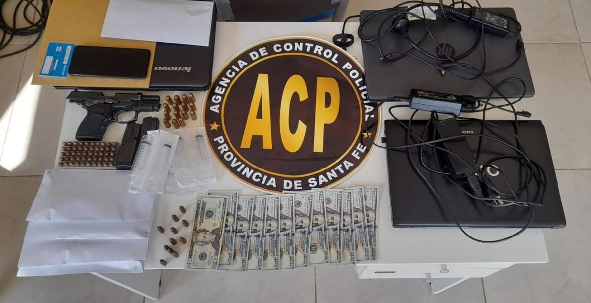 Detuvieron a tres policías y un civil por cohecho.