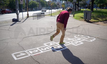 Aire de Santa Fe | Aire da juego - Gente juega la Rayuela_C73512_MTH.jpg