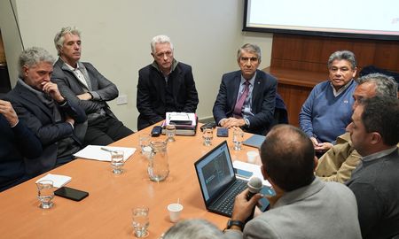 El Gobierno provincial presentó las acciones que lleva adelante junto a municipios, Nación y entidades de la sociedad civil para reducir el impacto de posibles inundaciones y otros eventos extremos. El Gobierno provincial presentó las acciones que lleva adelante junto a municipios, Nación y entidades de la sociedad civil para reducir el impacto de posibles inundaciones y otros eventos extremos.
