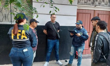 Fernández Albín fue detenido en Argentina por pedido de la Justicia uruguaya. Fernández Albín fue detenido en Argentina por pedido de la Justicia uruguaya.