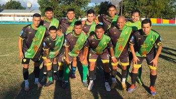 Los Canarios se quedó con el título del torneo de pretemporada de Liga Santafesina. Foto: Mauro González. Los Canarios se quedó con el título del torneo de pretemporada de Liga Santafesina. Foto: Mauro González.
