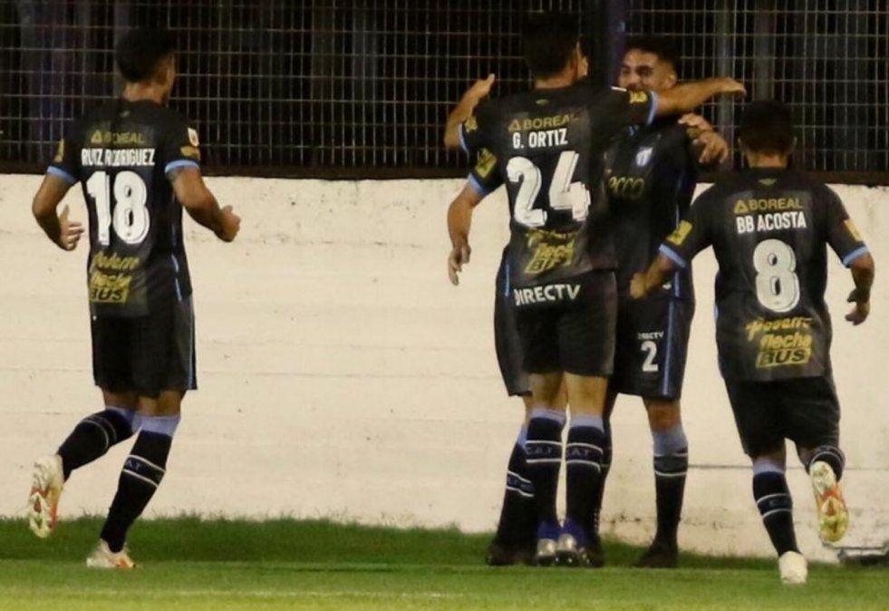 El Decano despidió a Zielinski con una victoria ante Gimnasia