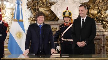 Javier Milei dijo que Adorni ni en pedo se va.