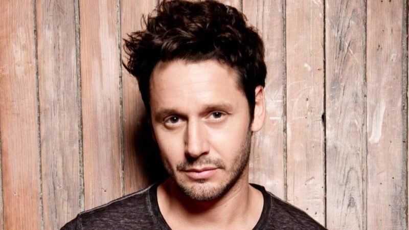 Benjamín Vicuña le dio un “piquito” a su hija Magnolia y le llovieron las críticas