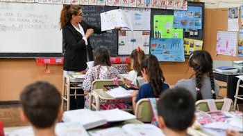 Ante el rechazo de los docentes, el gobierno no descarta pagar el aumento por decreto