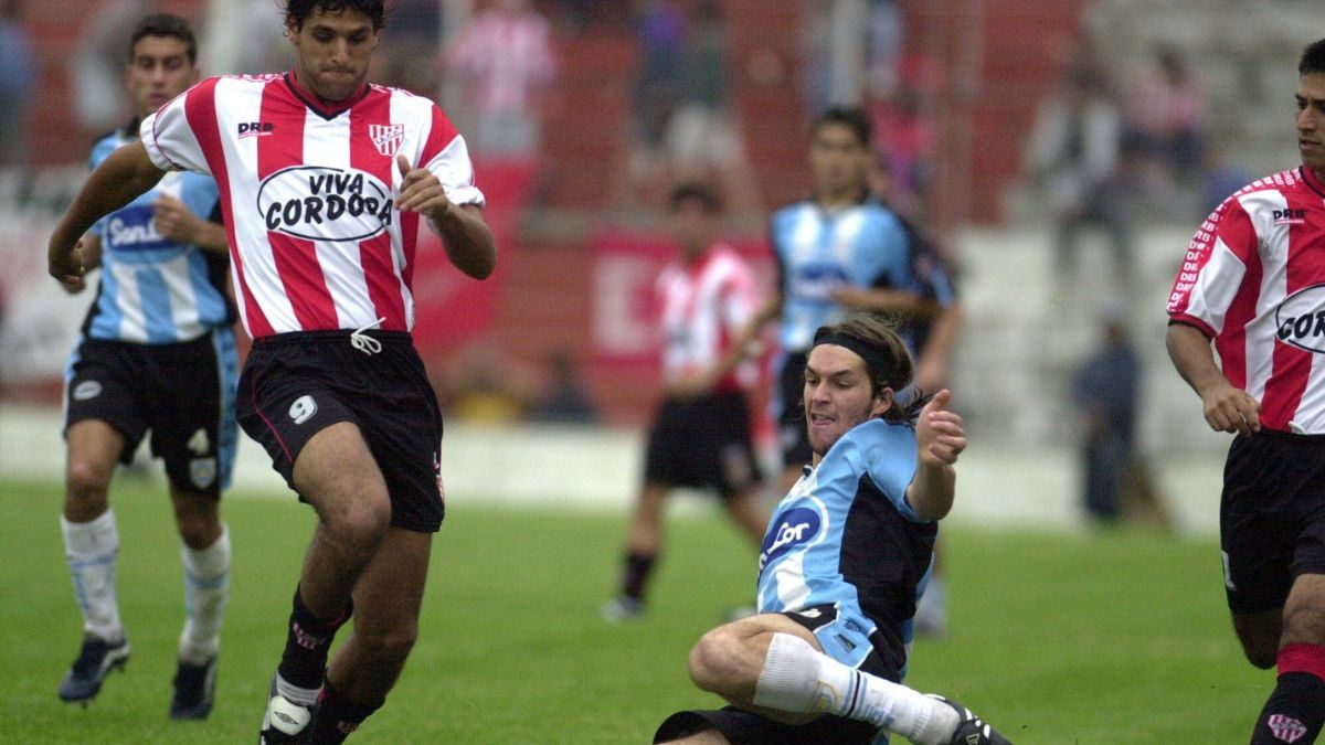 La foto es del diario La Voz del 30 de noviembre de 2002, el día en que Instituto le ganó a Atlético de Rafaela 2 a 1. La foto es del diario La Voz del 30 de noviembre de 2002, el día en que Instituto le ganó a Atlético de Rafaela 2 a 1.