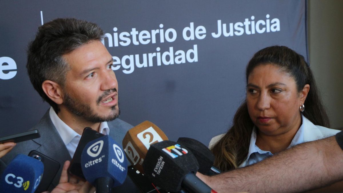 Funcionarios del Ministerio de Justicia y Seguridad brindaron detalles este viernes sobre los alcances de la ley de regulación de las agencias de seguridad privada.
