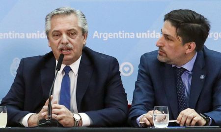 El presidente Alberto Fernández y el ministro de Educación de la Nación, Nicolás Trotta, anunciaron un plan de conectividad. El presidente Alberto Fernández y el ministro de Educación de la Nación, Nicolás Trotta, anunciaron un plan de conectividad.