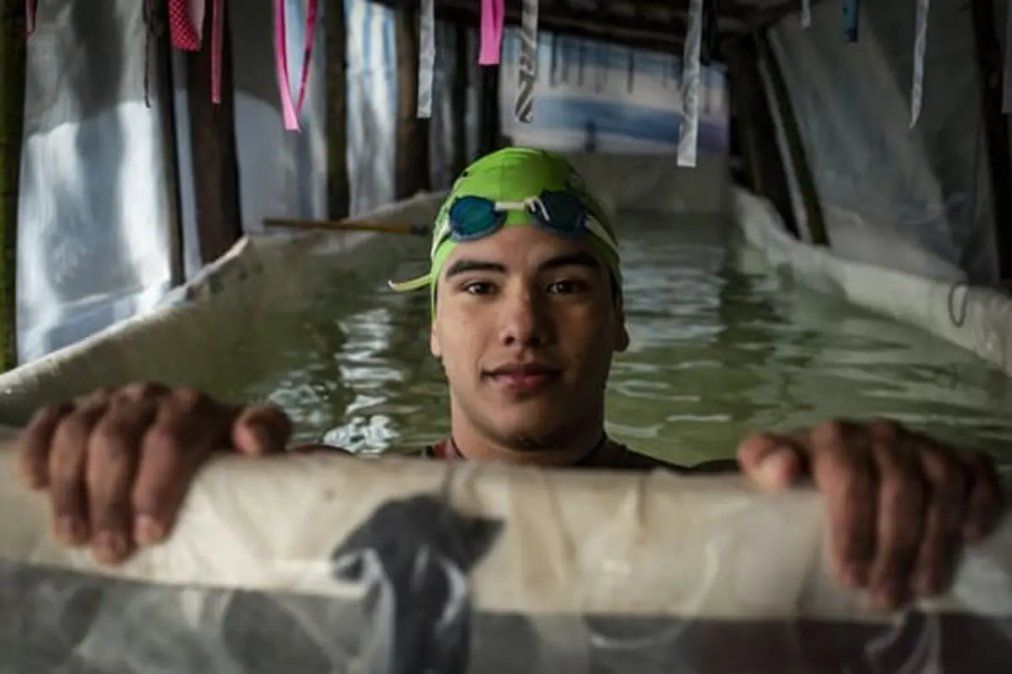 Final feliz para el sue&ntilde;o de Sebasti&aacute;n: es atleta paral&iacute;mpico y le regalaron una pileta para entrenar