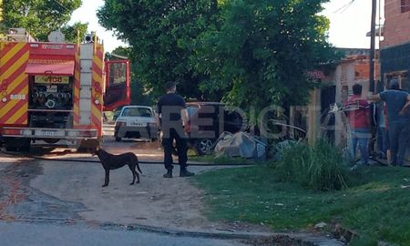 Vecinos acudieron al lugar y prestaron colaboración. Vecinos acudieron al lugar y prestaron colaboración.