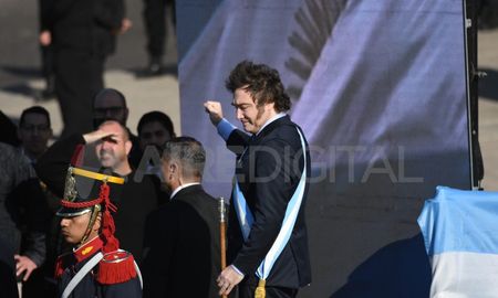 La Cámara de Diputados de la Nación terminó de sancionar definitivamente dos iniciativas que son clave para la gestión del presidente Javier Milei. La Cámara de Diputados de la Nación terminó de sancionar definitivamente dos iniciativas que son clave para la gestión del presidente Javier Milei.