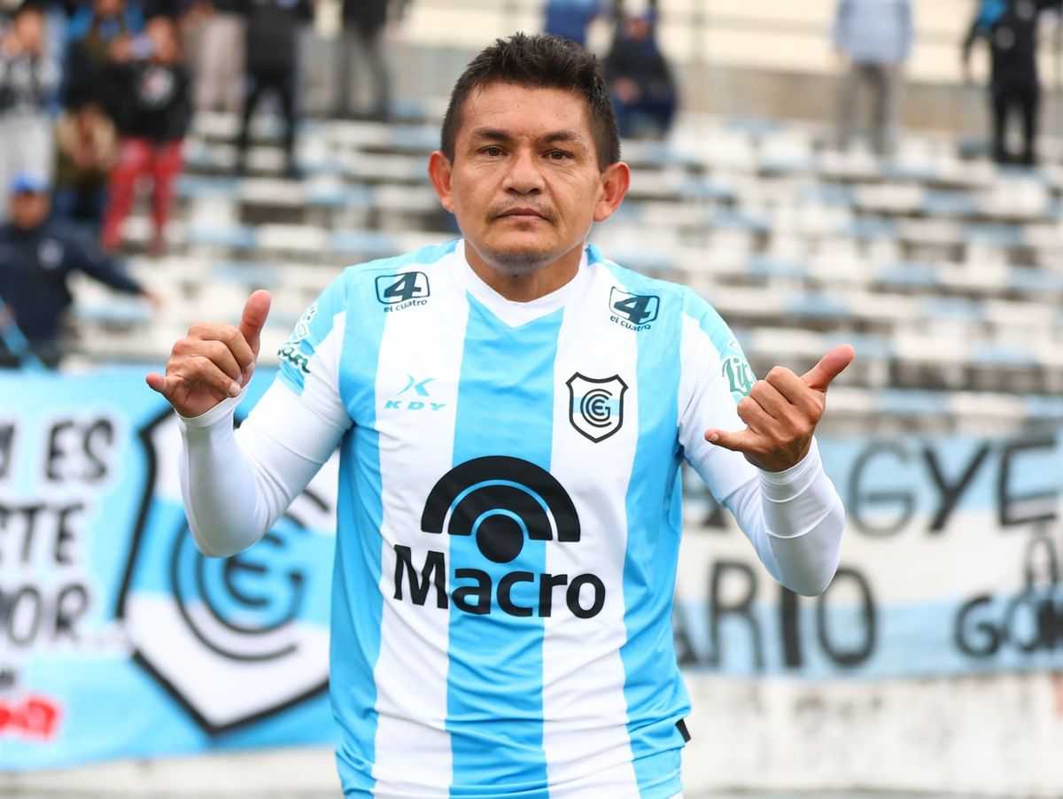 La magia está intacta: golazo del Pulga Rodríguez en la goleada de Gimnasia de Jujuy sobre San Miguel