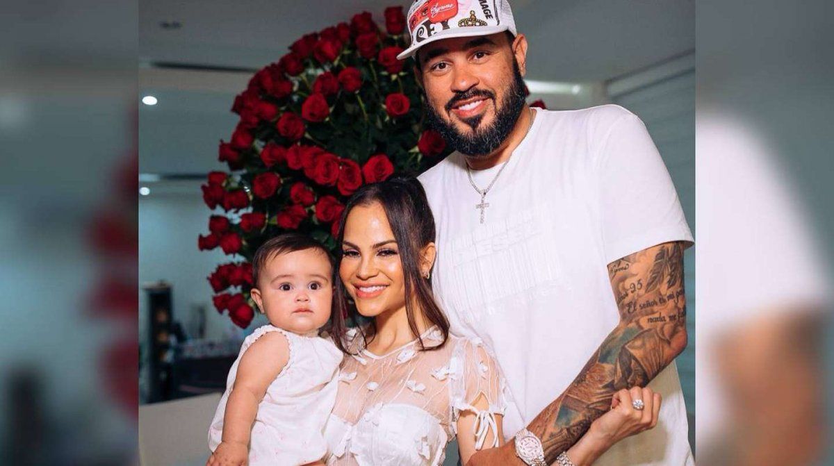 Natti Natasha está angustiada por la situación de su pareja.