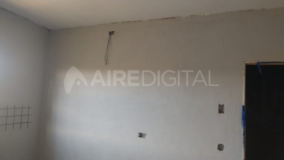 El vecino contó que la primera de las siete veces que le robaron fue cuando estaban trabajando los albañiles. Se llevaron herramientas y las publicaron en el Facebook para venderlas