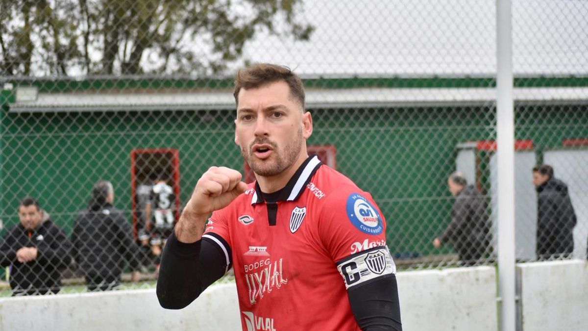 Matías Budiño, de gran campaña en Estudiante de Buenos Aires durante la temporada 2025, que finalizó en la etapa de los playoffs jugando el reducido.