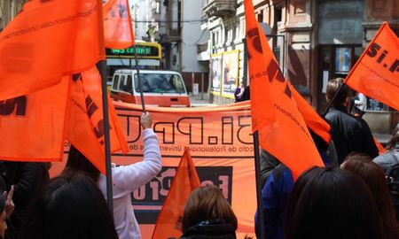 el Sindicato de Profesionales Universitarios de la Salud decretó un paro sin asistencia para lunes y jueves de la próxima semana. el Sindicato de Profesionales Universitarios de la Salud decretó un paro sin asistencia para lunes y jueves de la próxima semana.