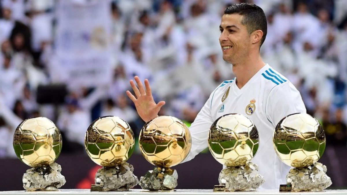 Cristiano Ronaldo conquistó cinco veces el premio y protagonizó junto a Messi una era que marcó al fútbol mundial.