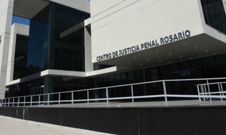 El juicio se desarrolla en el Centro de Justicia Penal de Rosario. El juicio se desarrolla en el Centro de Justicia Penal de Rosario.