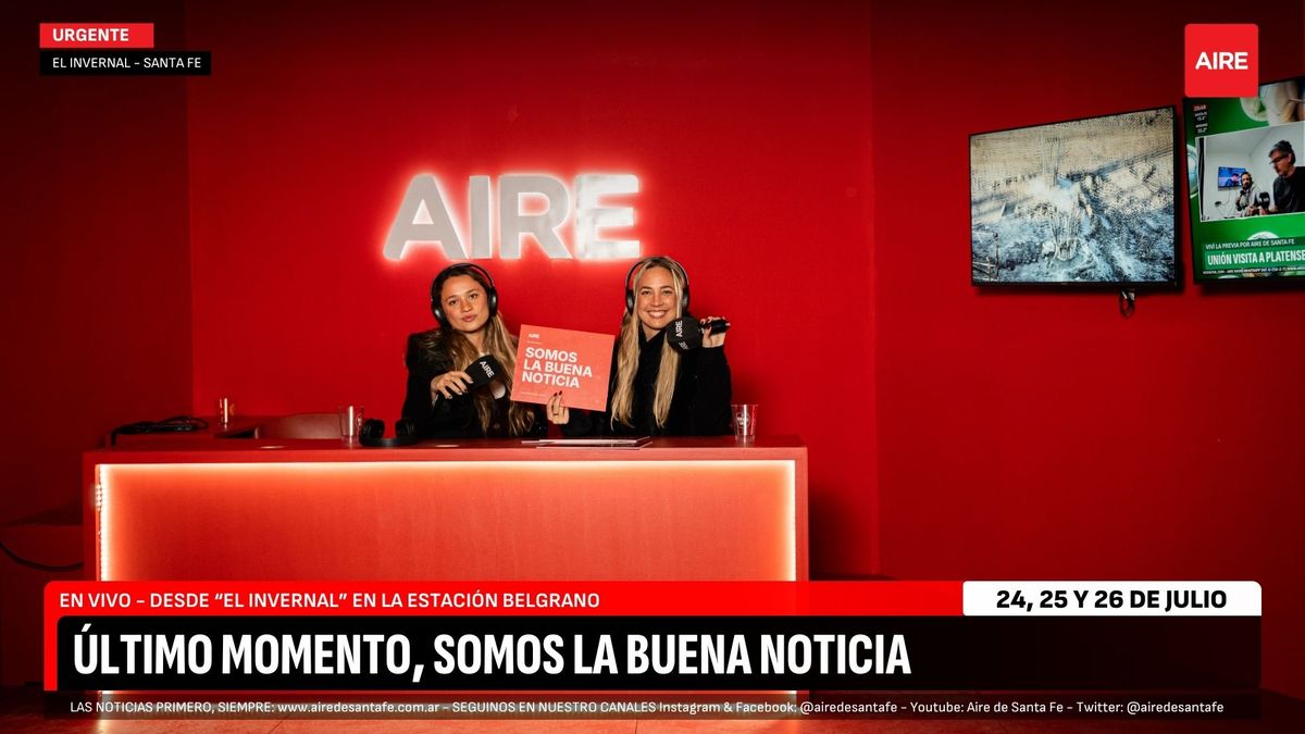 La gran comunidad de AIRE se sentó a la mesa de conductores y posó frente a las cámaras para vivir la experiencia del multimedios.