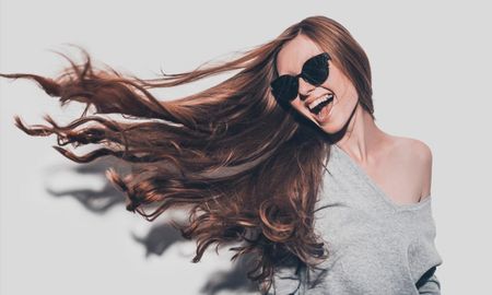 El aceite de coco posee múltiples uso y uno de ellos es mezclarlo con shampoo para lavarse y tener un cabello perfecto. El aceite de coco posee múltiples uso y uno de ellos es mezclarlo con shampoo para lavarse y tener un cabello perfecto.