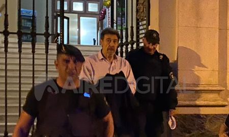 El vicepresidente del Club Atlético Colón, Horacio Darrás, se retira de Tribunales tras el juicio abreviado. El vicepresidente del Club Atlético Colón, Horacio Darrás, se retira de Tribunales tras el juicio abreviado.