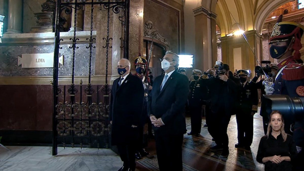 Fernández pidió más unidad que nunca y destacó que primero está la gente.