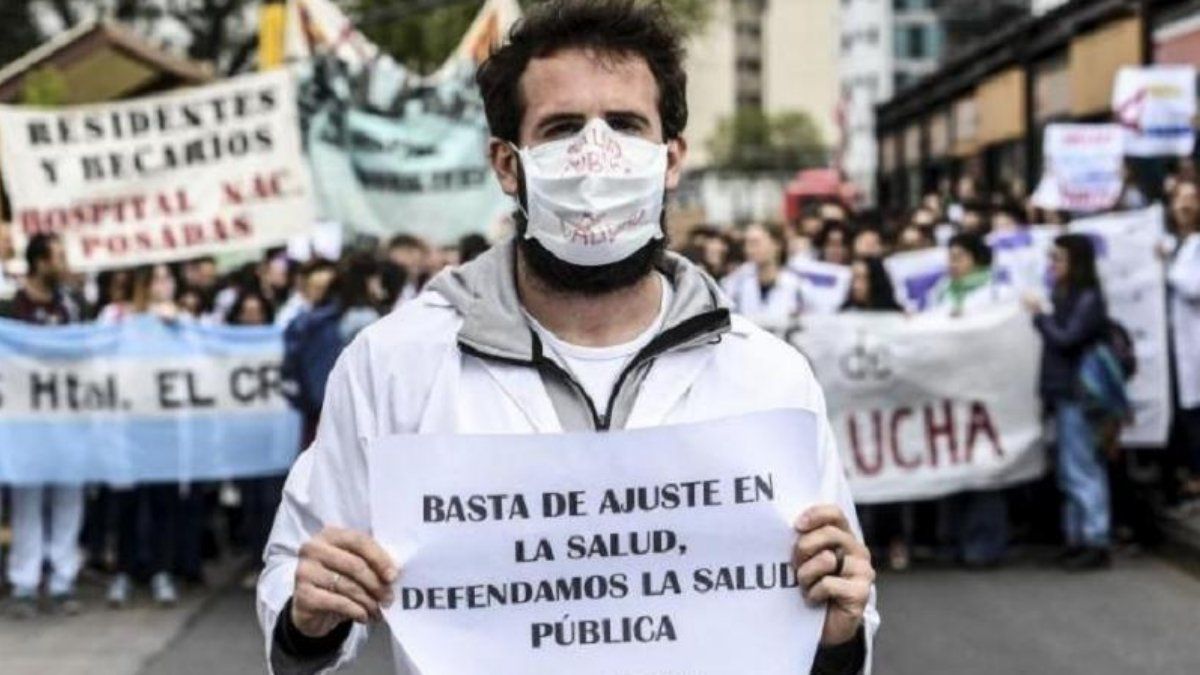 Enfermeros paran y se movilizan a la Legislatura porteña