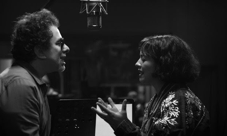 Calamaro presentó un nuevo videoclip junto a Mon Laferte. Calamaro presentó un nuevo videoclip junto a Mon Laferte.