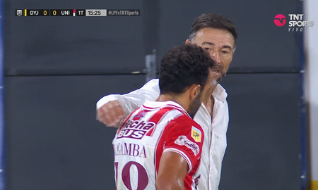 Lucas Gamba salió lesionado en el partido de Unión vs. Defensa. Lucas Gamba salió lesionado en el partido de Unión vs. Defensa.