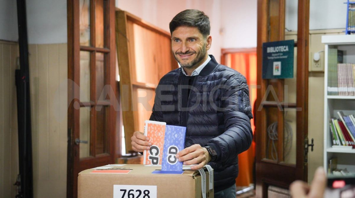 Maximiliano Pullaro celebró su buena elección en Santa Fe.