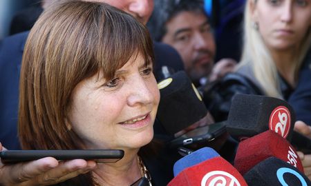 Bullrich dijo que no romperá JxC por Milei pero que lo ve participando de la coalición. Bullrich dijo que no romperá JxC por Milei pero que lo ve participando de la coalición.
