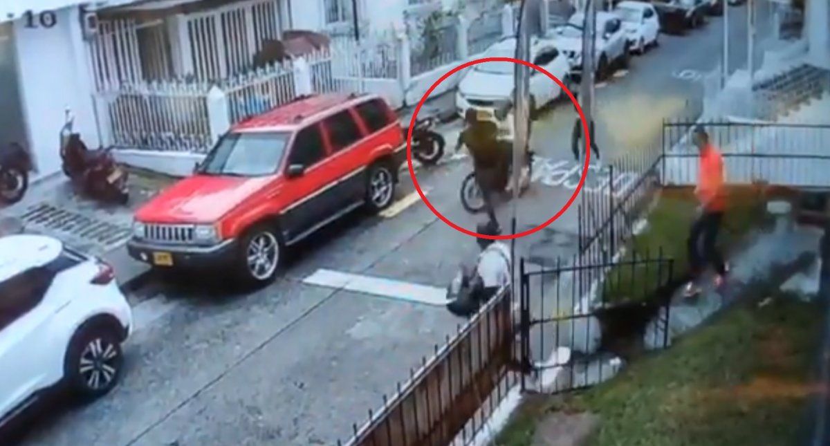 Los malhechores asaltaron un auto estacionado