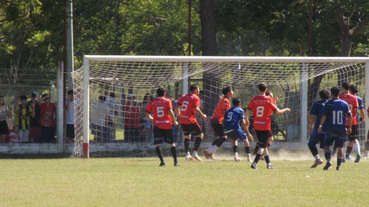 Independiente de Santo Tom&eacute; suspendi&oacute; el torneo infantil "Sue&ntilde;o Rojo" por violencia de padres y jugadores.