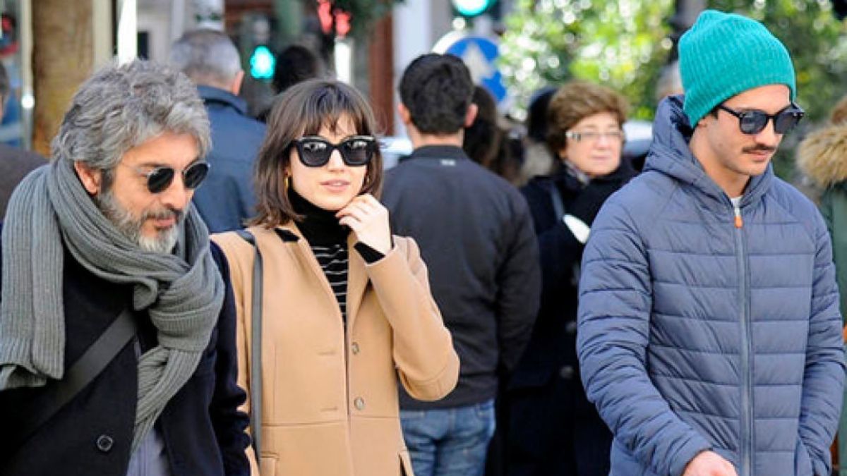 Ricardo Darín acompaña a Úrsula Corberó en sus últimos días de embarazo.