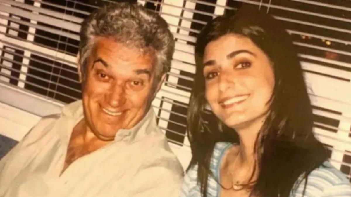 Cecilia Milone defiende su amor por Chico Novarro y responde a las críticas sobre su vínculo con el músico. Cecilia Milone defiende su amor por Chico Novarro y responde a las críticas sobre su vínculo con el músico.