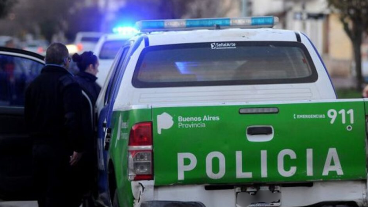 En una escena que conmocionó a los vecinos, un hombre de 51 años fue encontrado sin vida y con múltiples quemaduras. En una escena que conmocionó a los vecinos, un hombre de 51 años fue encontrado sin vida y con múltiples quemaduras.