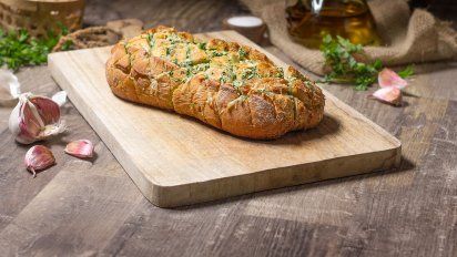 Pan de ajo en sartén: la receta casera lista en 15 minutos